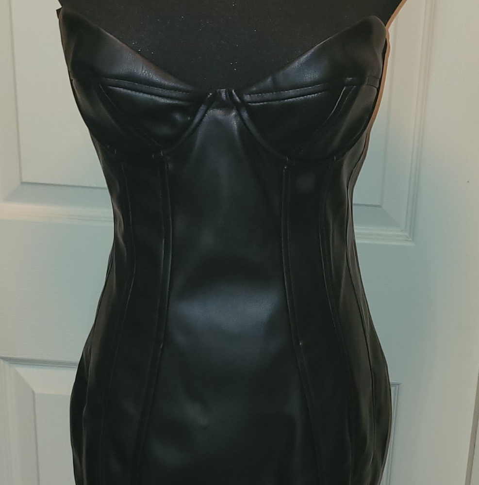 Sexy strapless faux leather